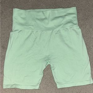 Zella Bai Ribbed green biker shorts 6” Size Small